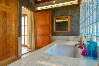 Villa Sumberkima Hill Private Retreat *