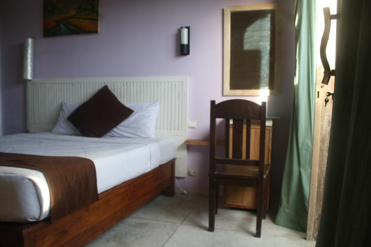 Gusti Homestay Hotel *