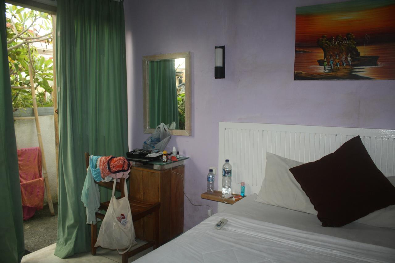 Gusti Homestay *