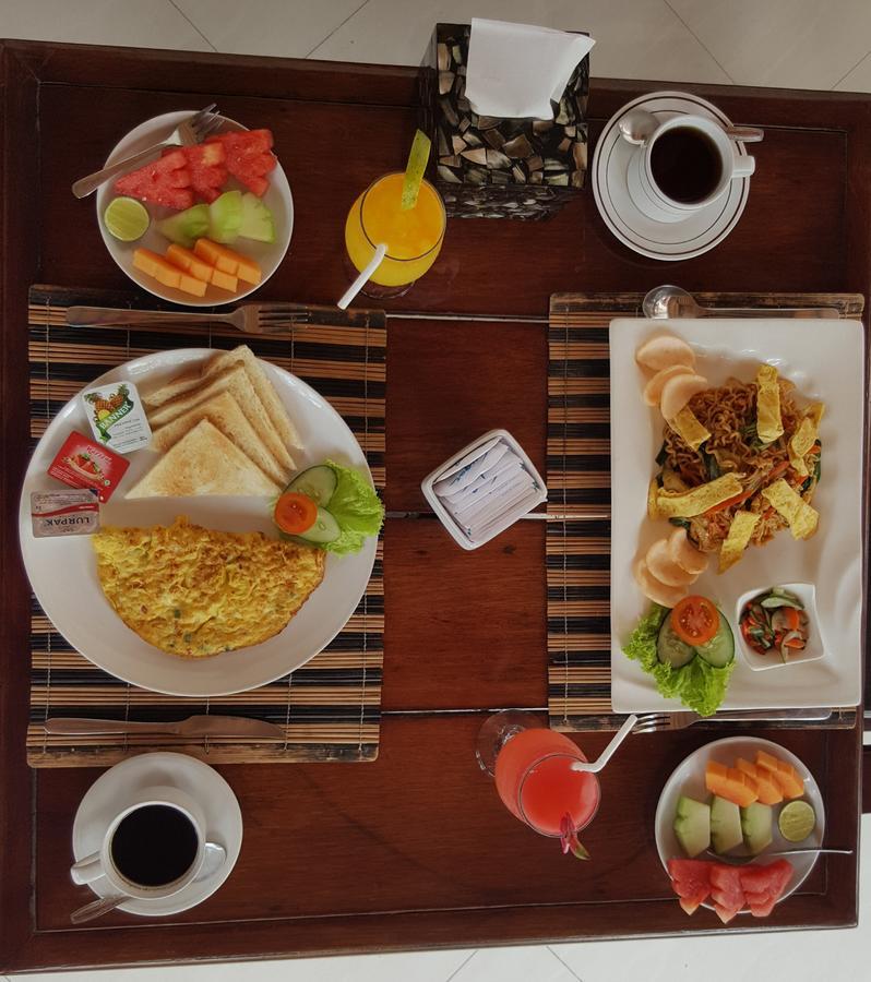 Melamun Lovina (Bali)