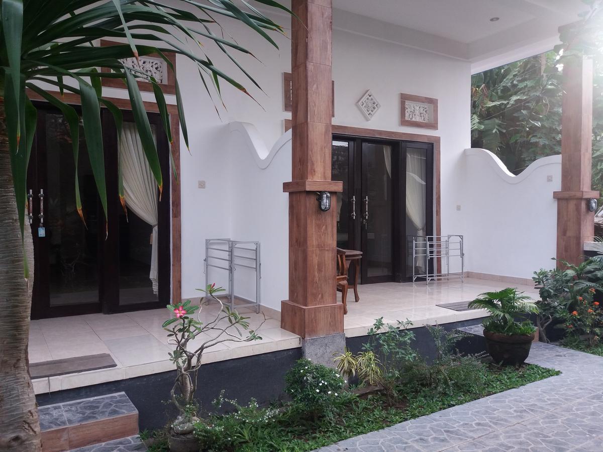 Warung Jemeluk & Guest house 2*