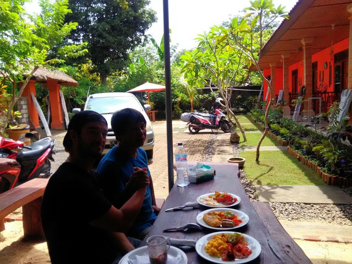 Made Roejas Uluwatu (Bali)