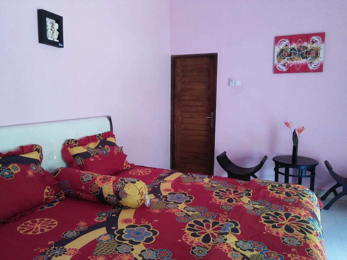 Memes House Backpacker Tempat Tidur & Sarapan Buleleng (Bali)