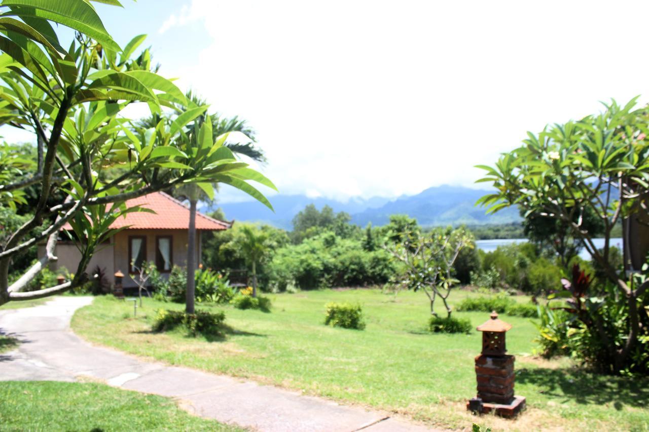 White Sandy Beach Menjangan 2* Banyuwedang
