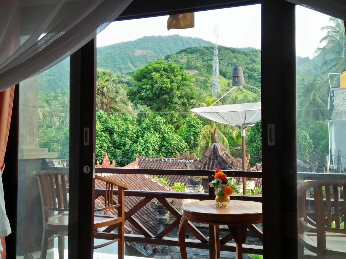 Homestay Tira