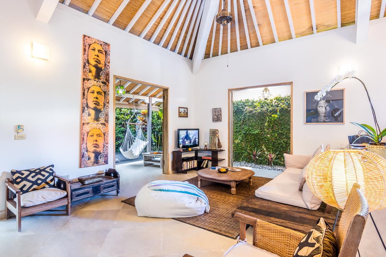 007 Villa