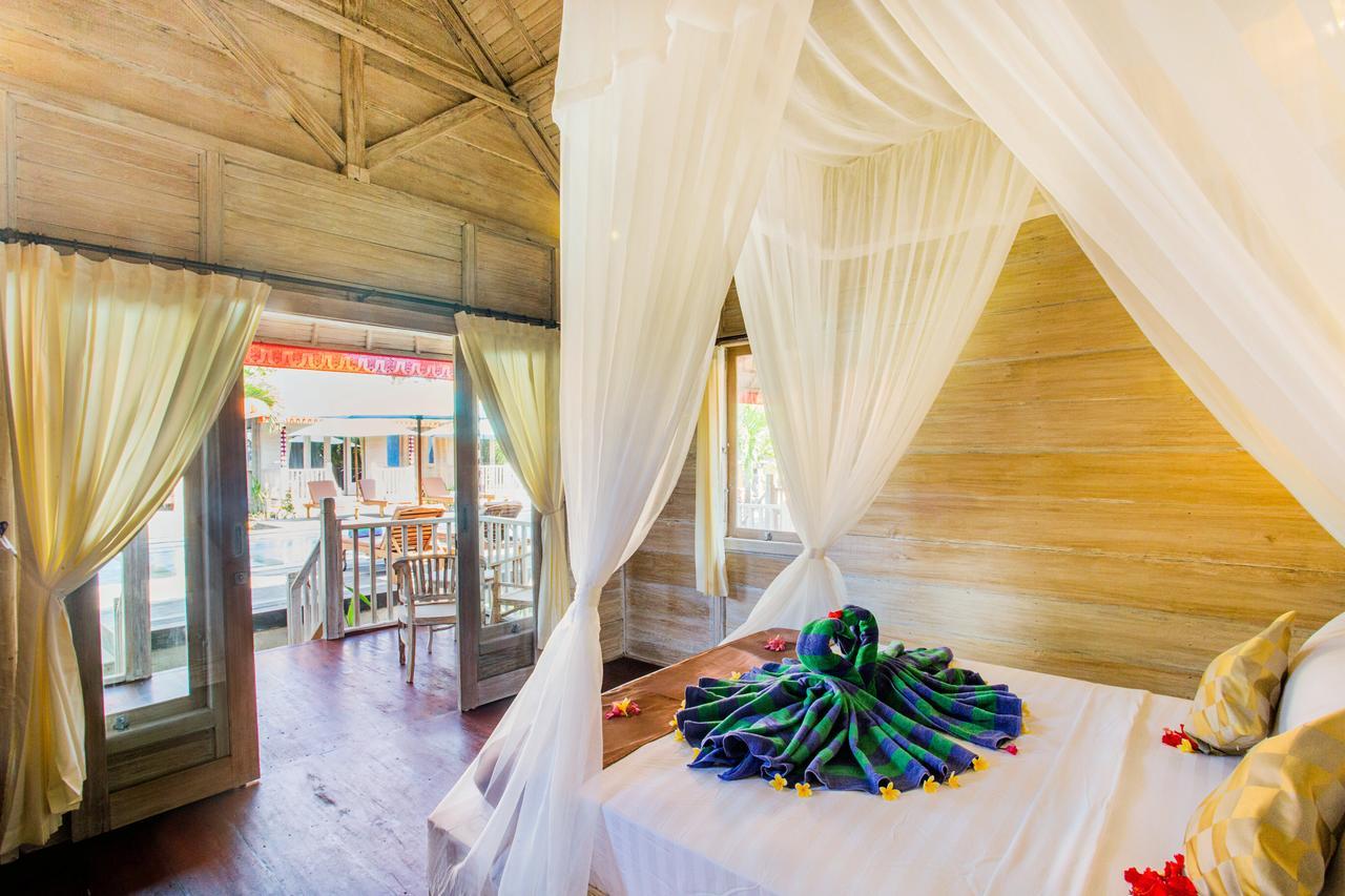 Secret Point Huts 3*