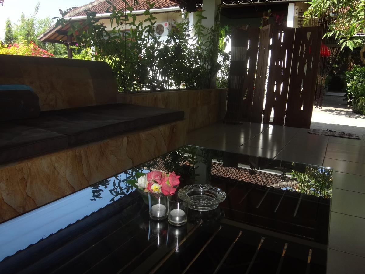 Lumbalumba Lovina (Bali)