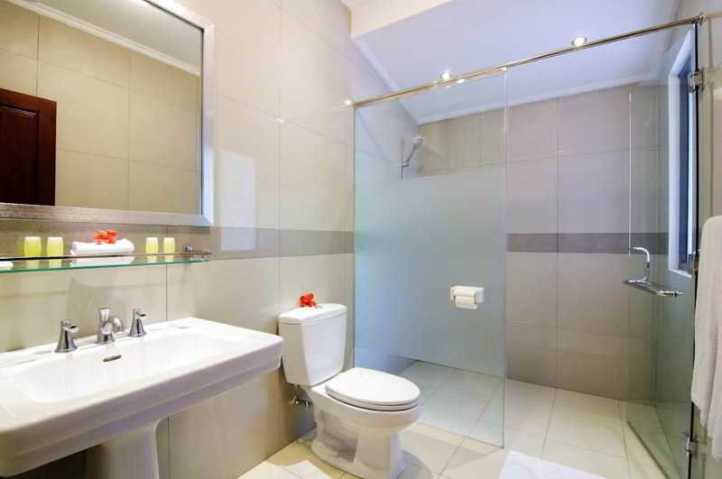 Kuta One Party Hotel