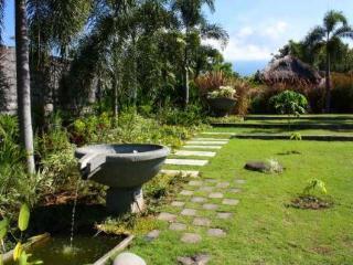 Bluehill Dive Hotel
