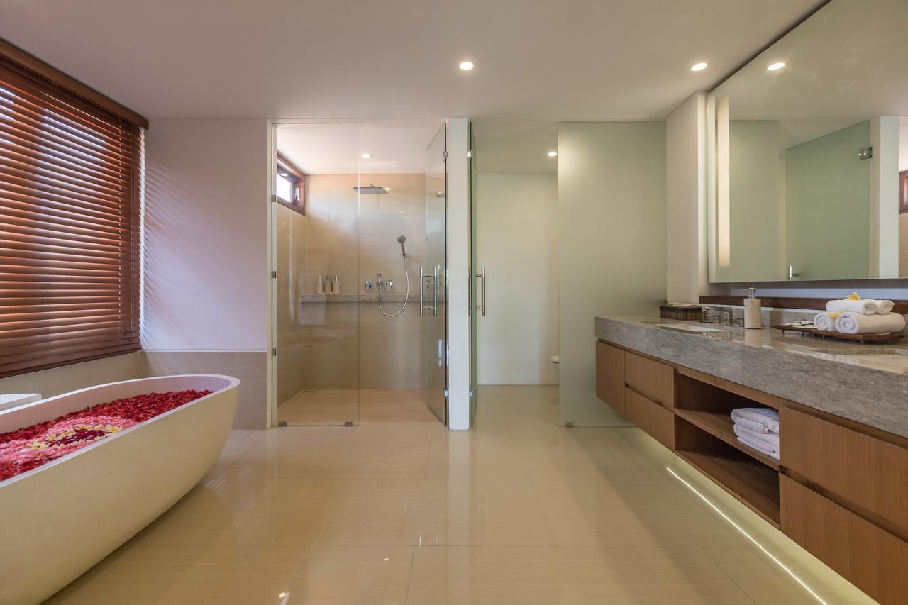 Rusa Biru - Modern With Private Pool And Cook In The Heart Of Berawa Villa