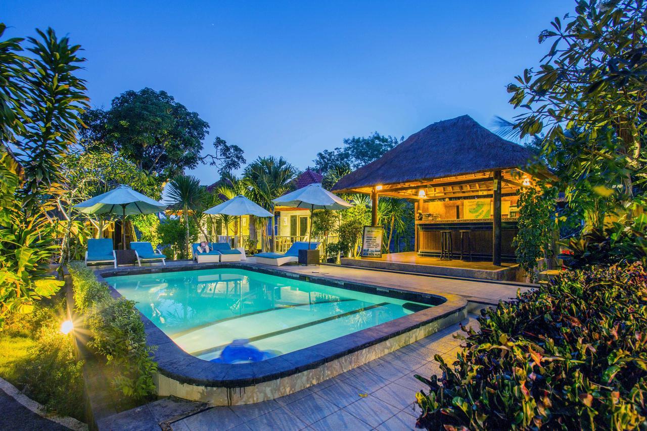 Lotus Garden Huts 3*
