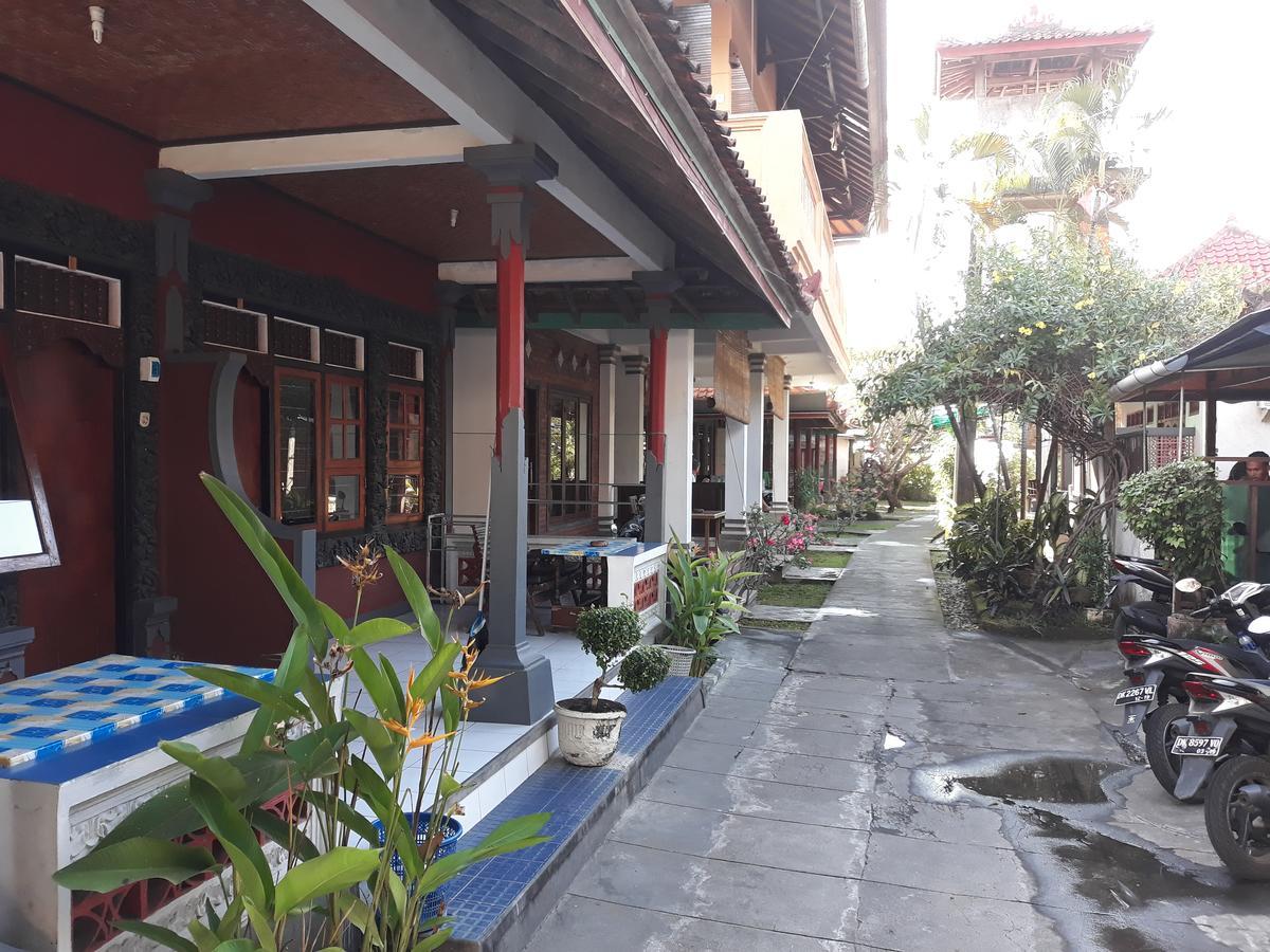 Gede Homestay *