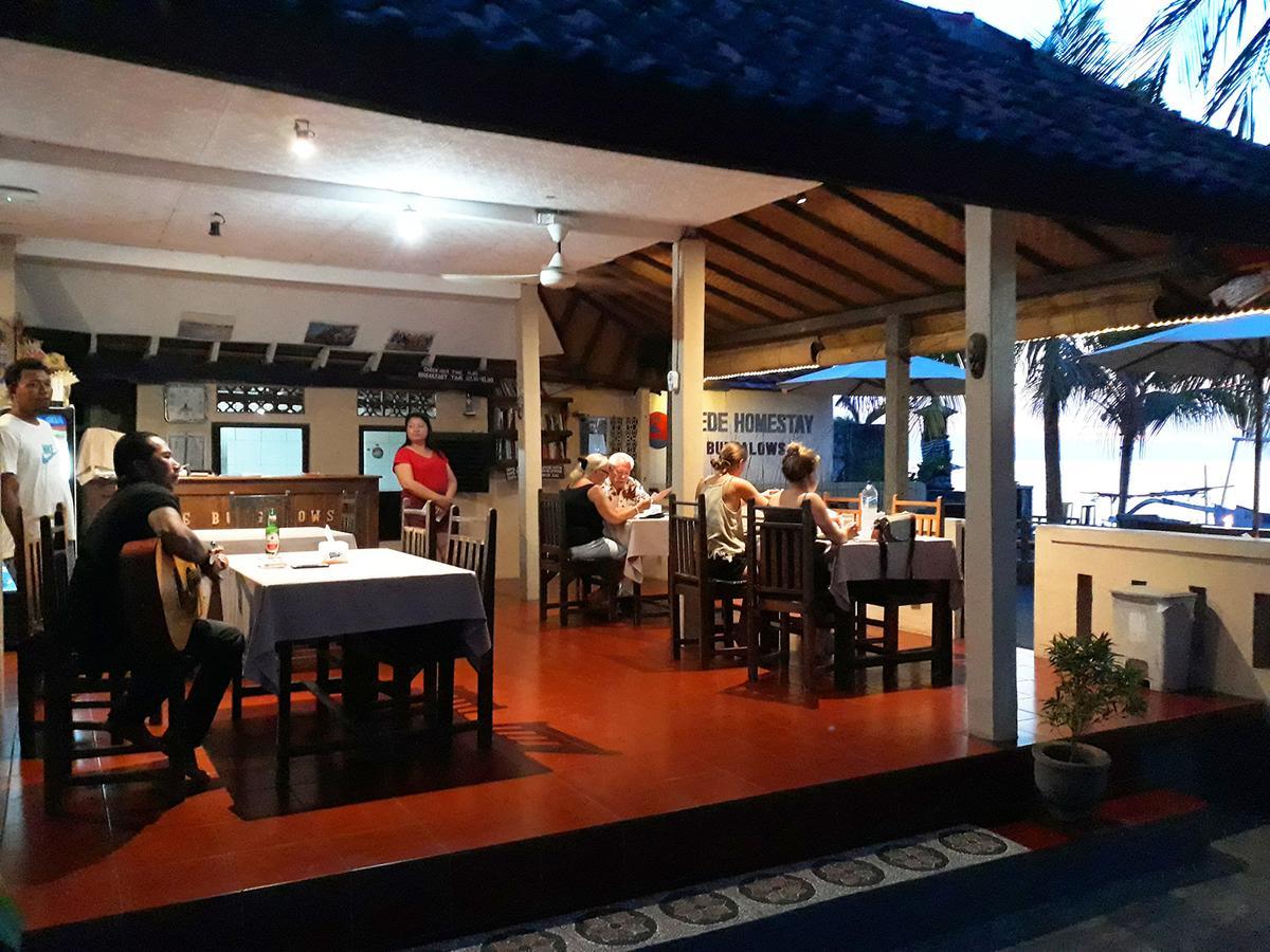 Gede Homestay *