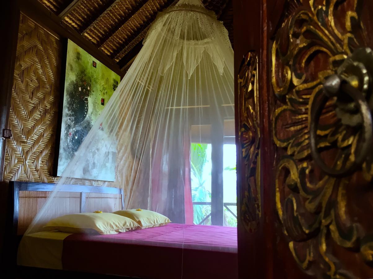 Manouria - Marcel Guest house Padangbai (Bali)
