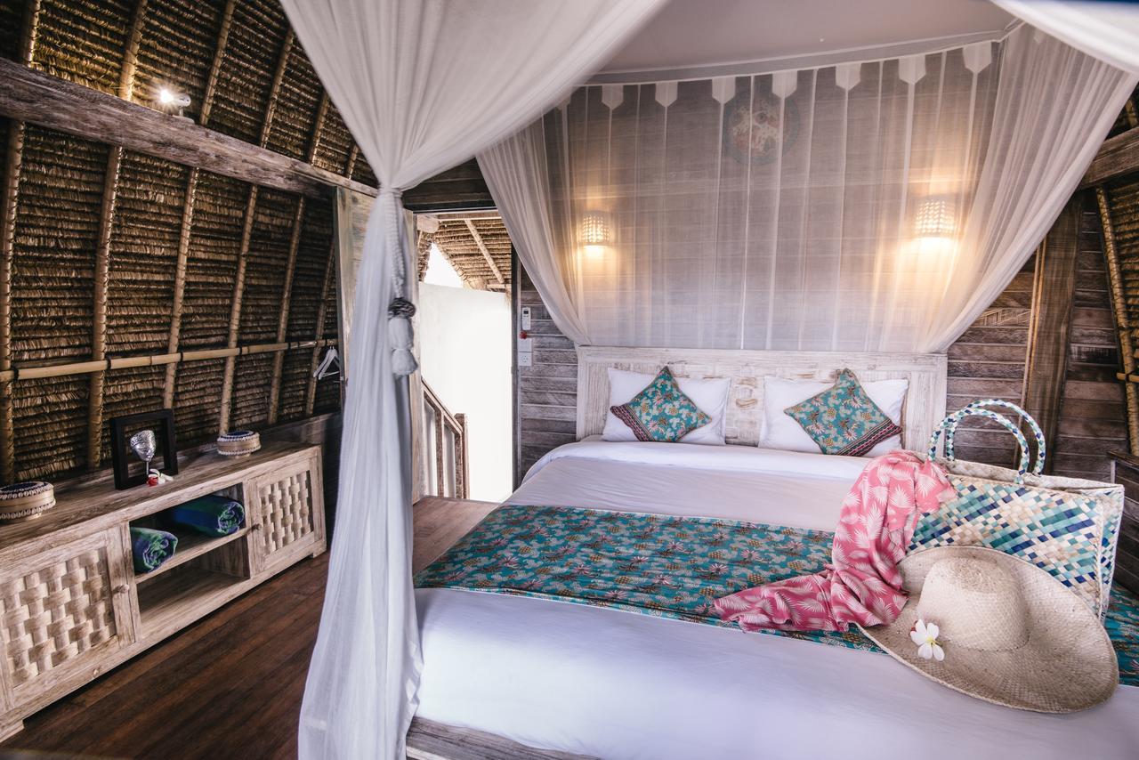 Dream Huts 4*