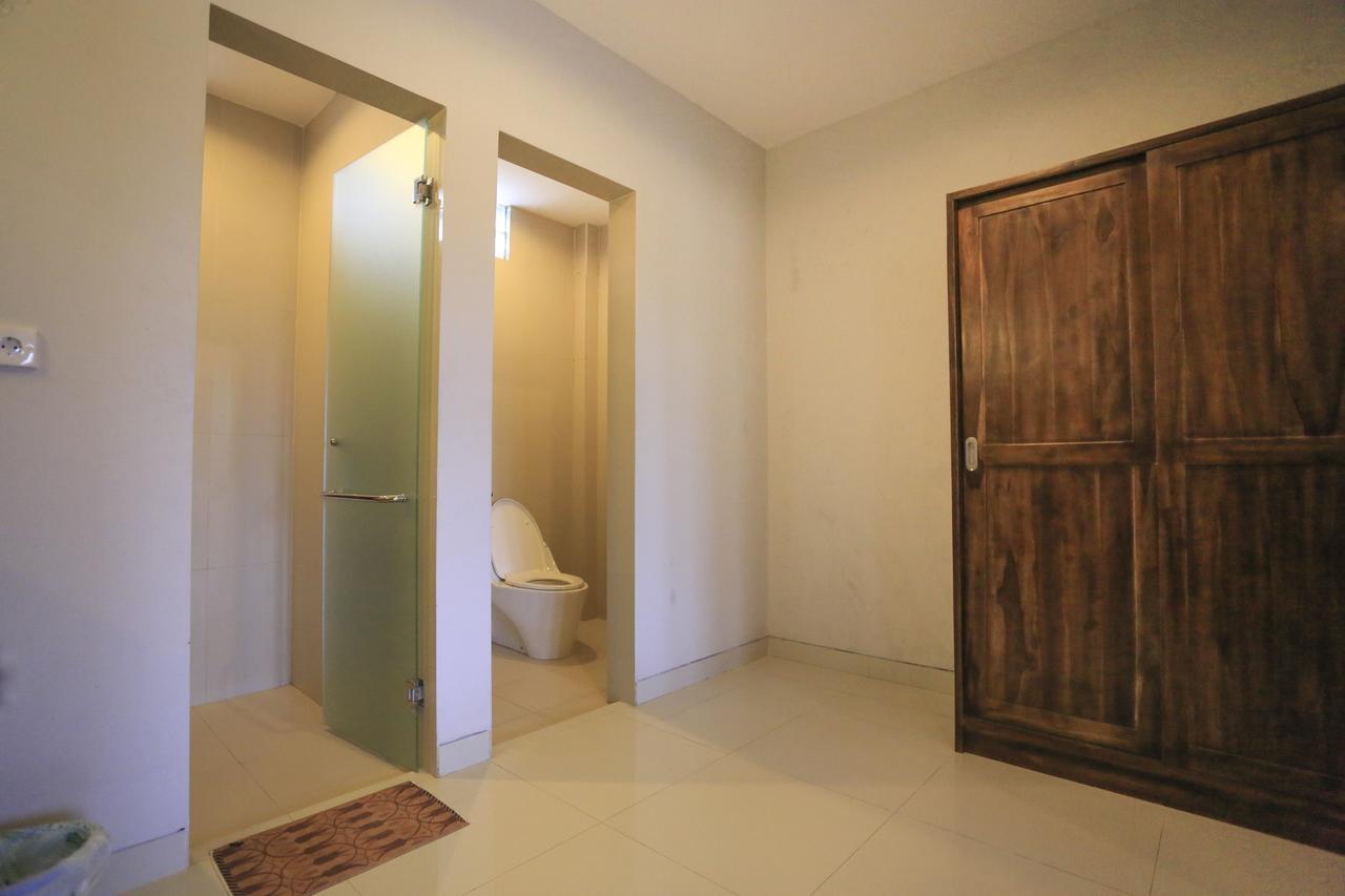 Nyoman Villa *