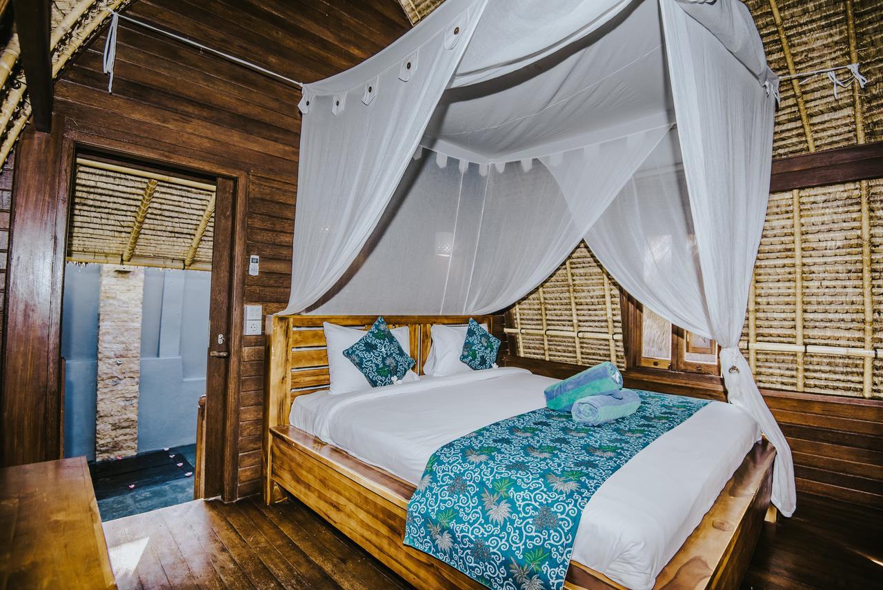 Dream Huts 4*