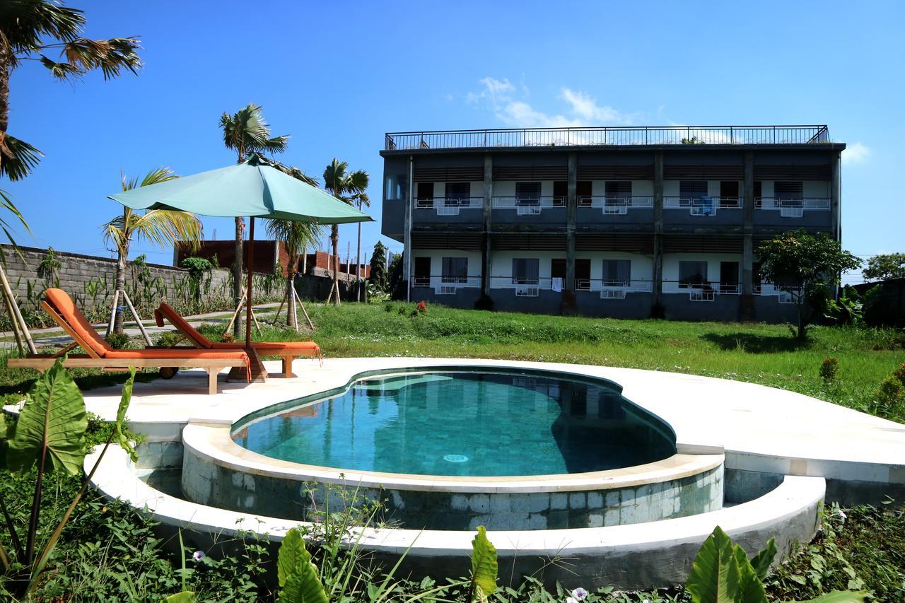 Premier Surf Camp 3*