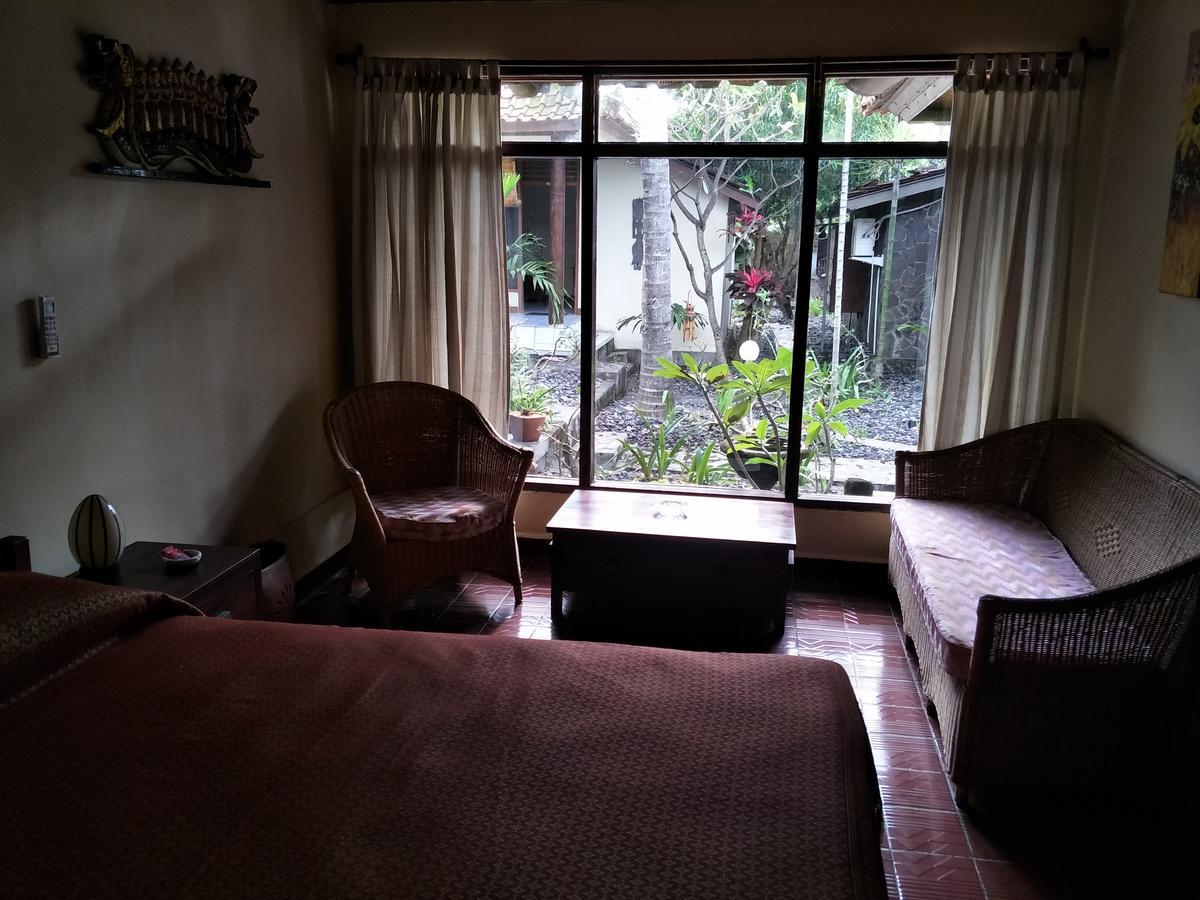 Temple Cafe & Hotel