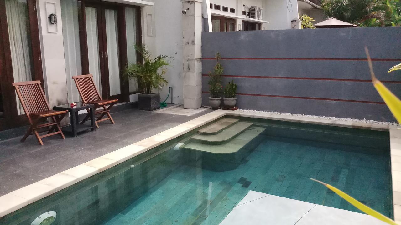 Dencarik Villa Banjar (Bali)
