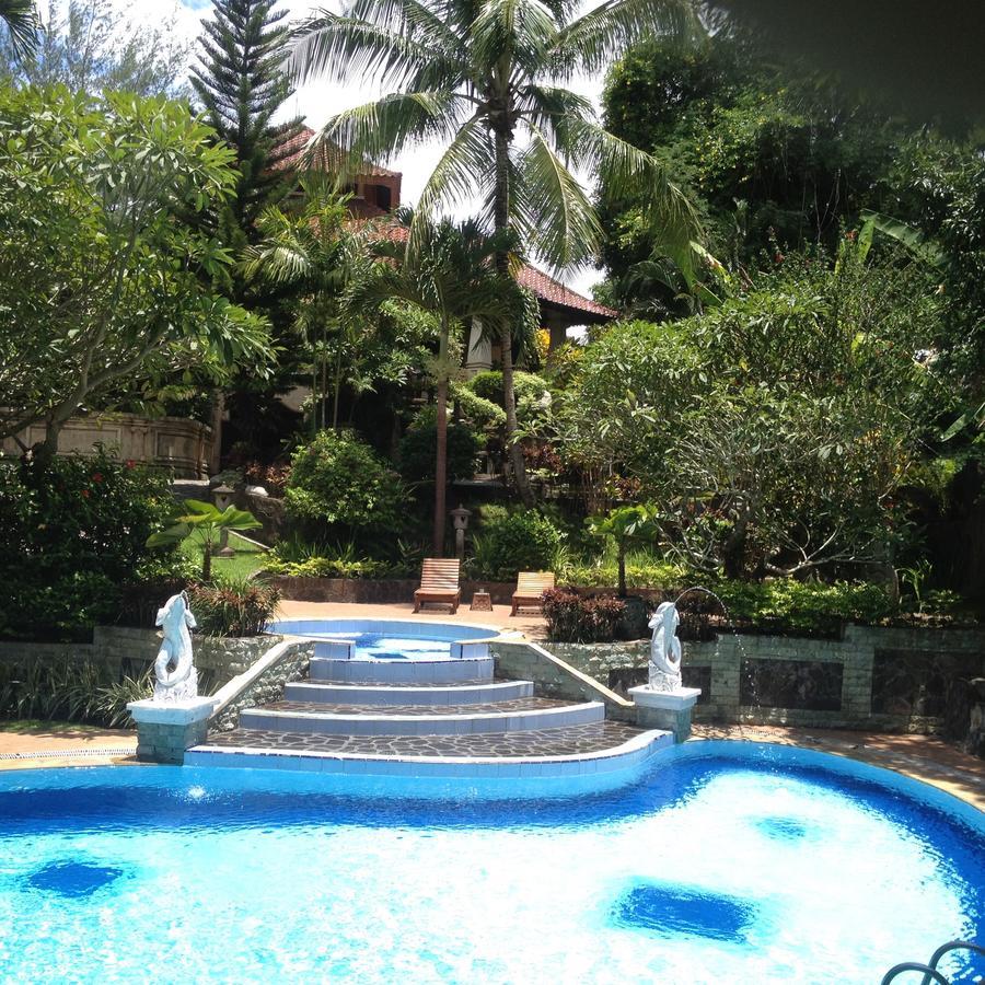 Gunung Paradis Retreat Villa *