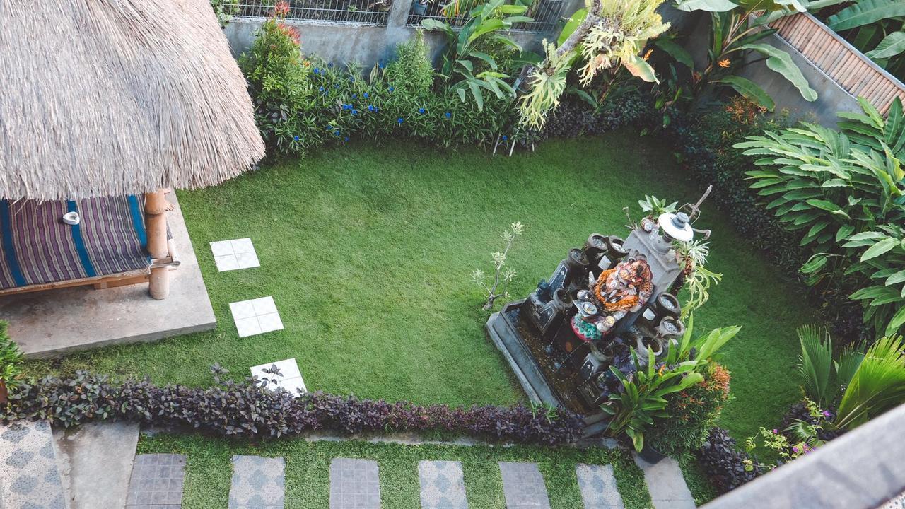 Pluto House Homestay *