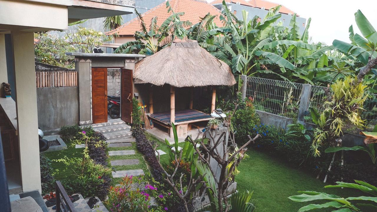 Homestay Pluto House