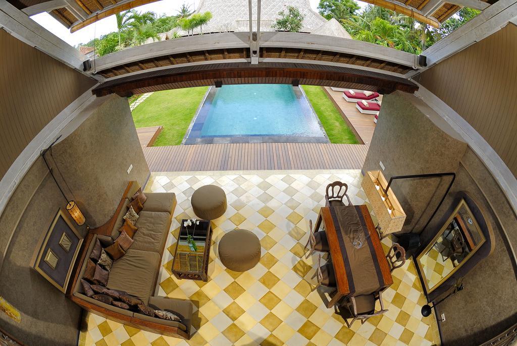 Space Bali Villa *