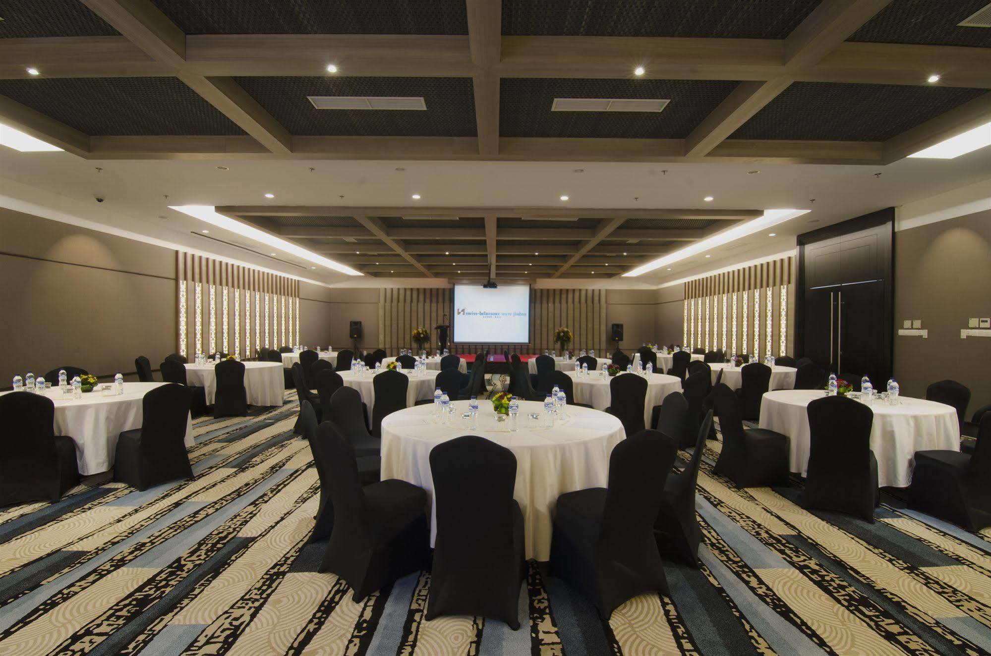 Watu Jimbar Artotel 4*