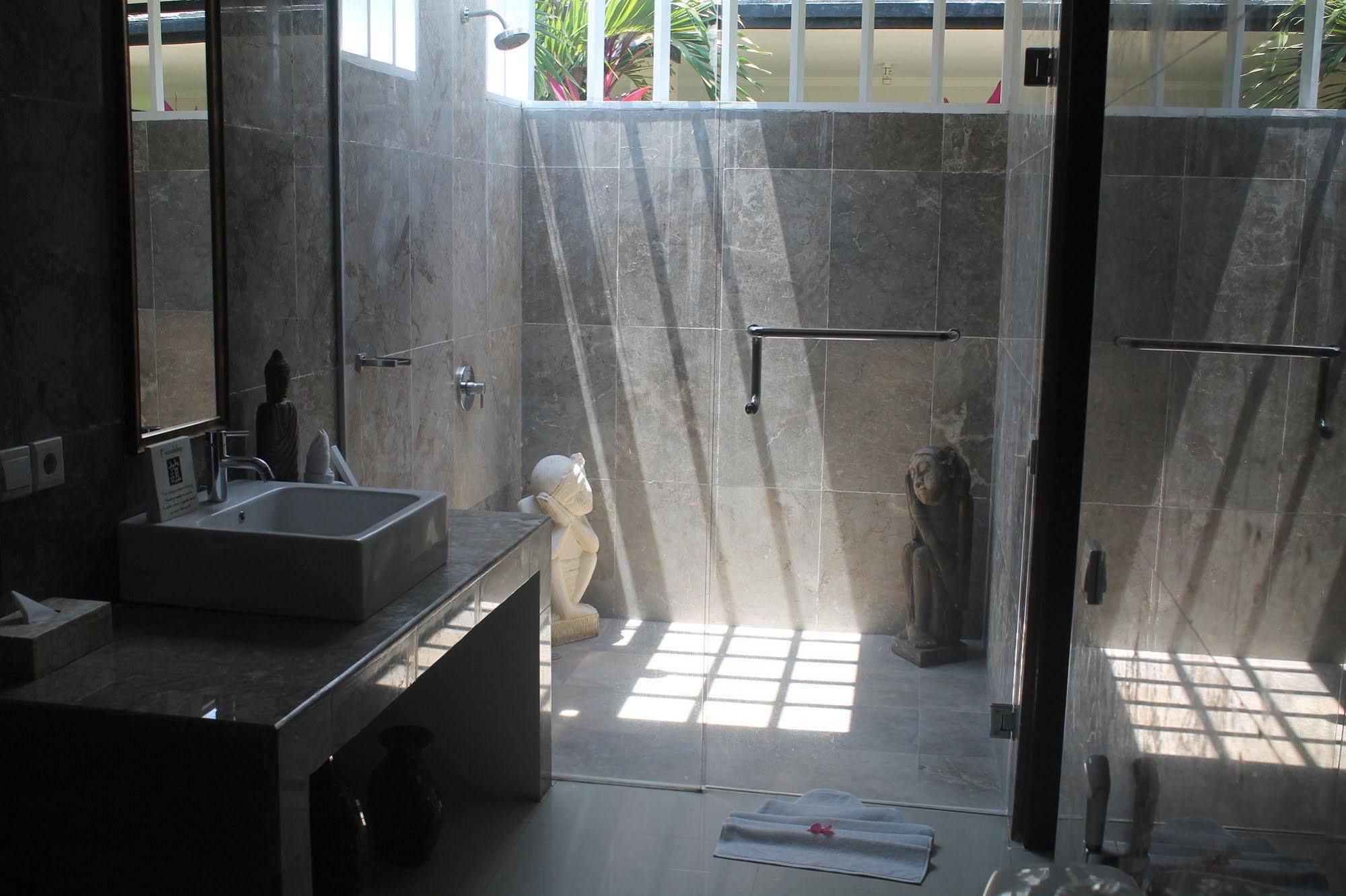 Guest house Kelapa 4*