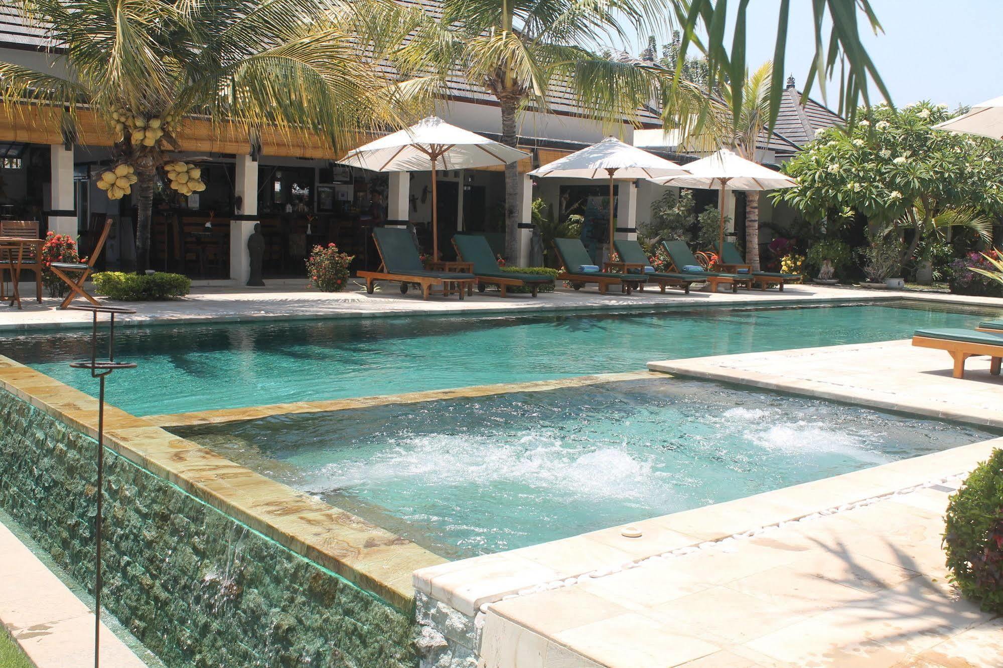Kelapa 4* Lovina (Bali)