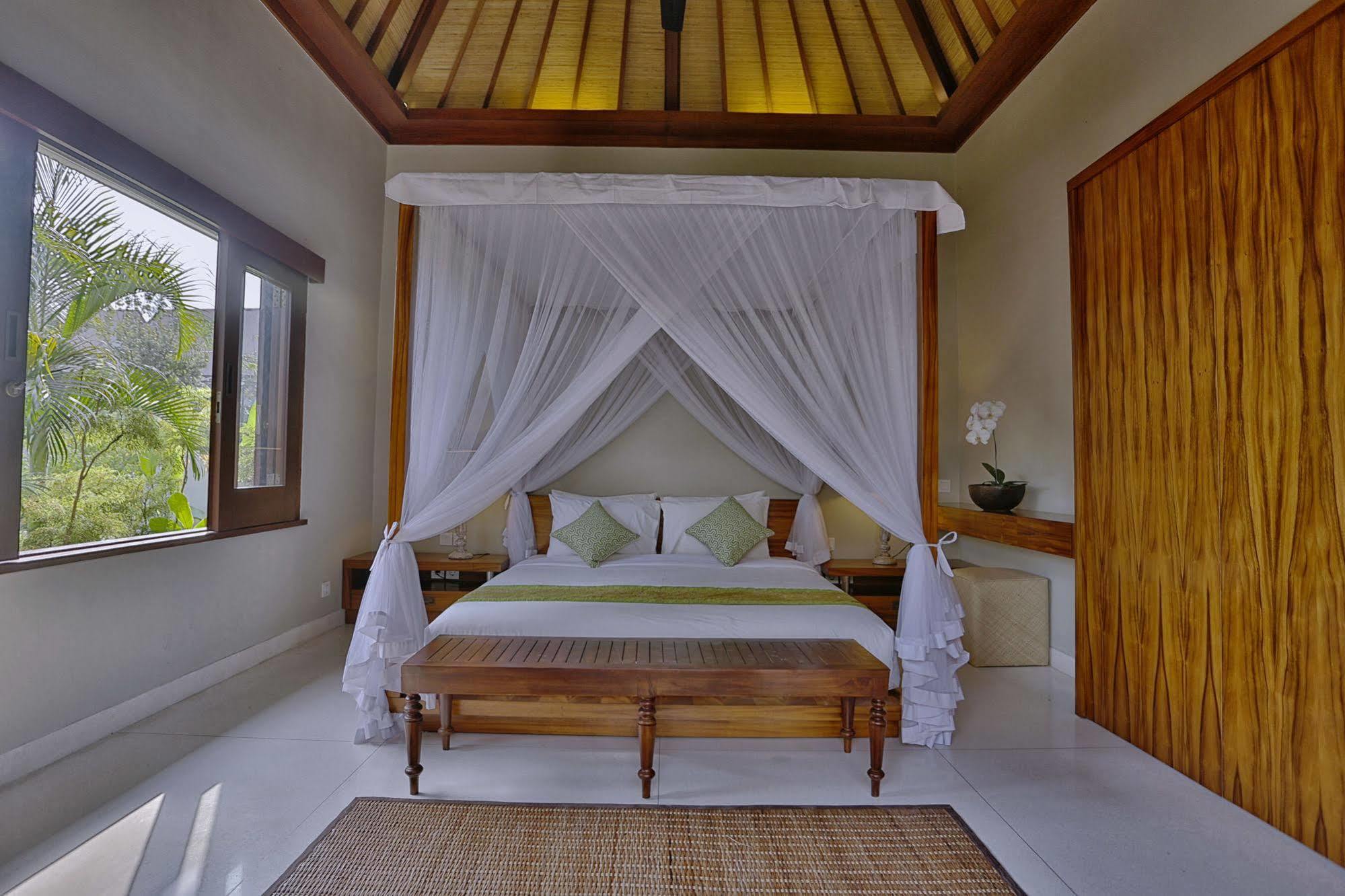 Nikara Villa *