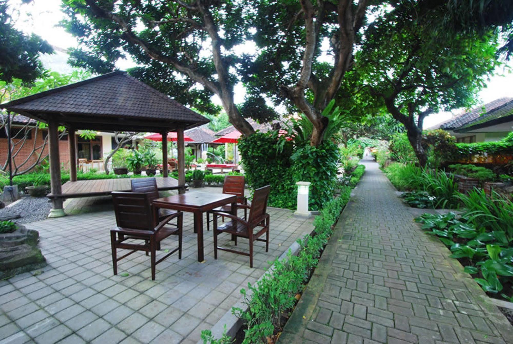 Hotel Yulia Kuta