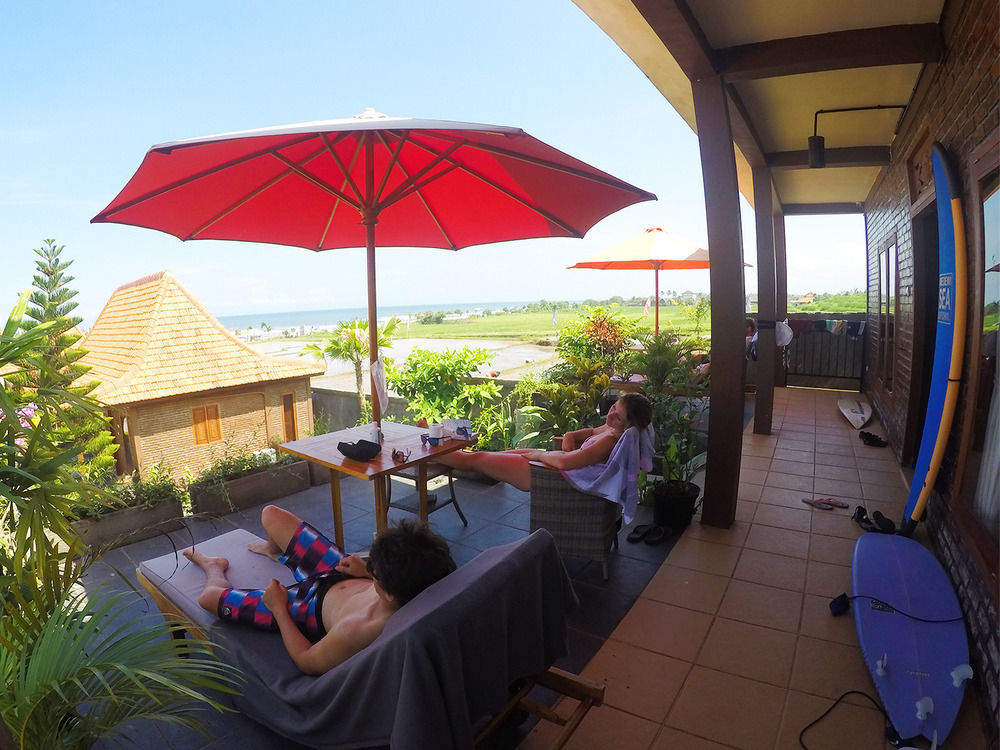 Arton & Club 4* Pulukan