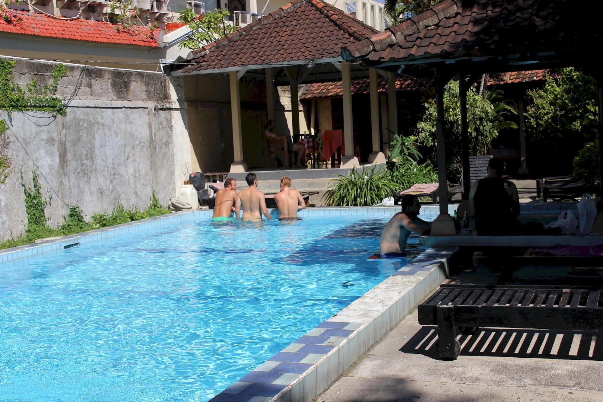 Hotel Ayu 2*