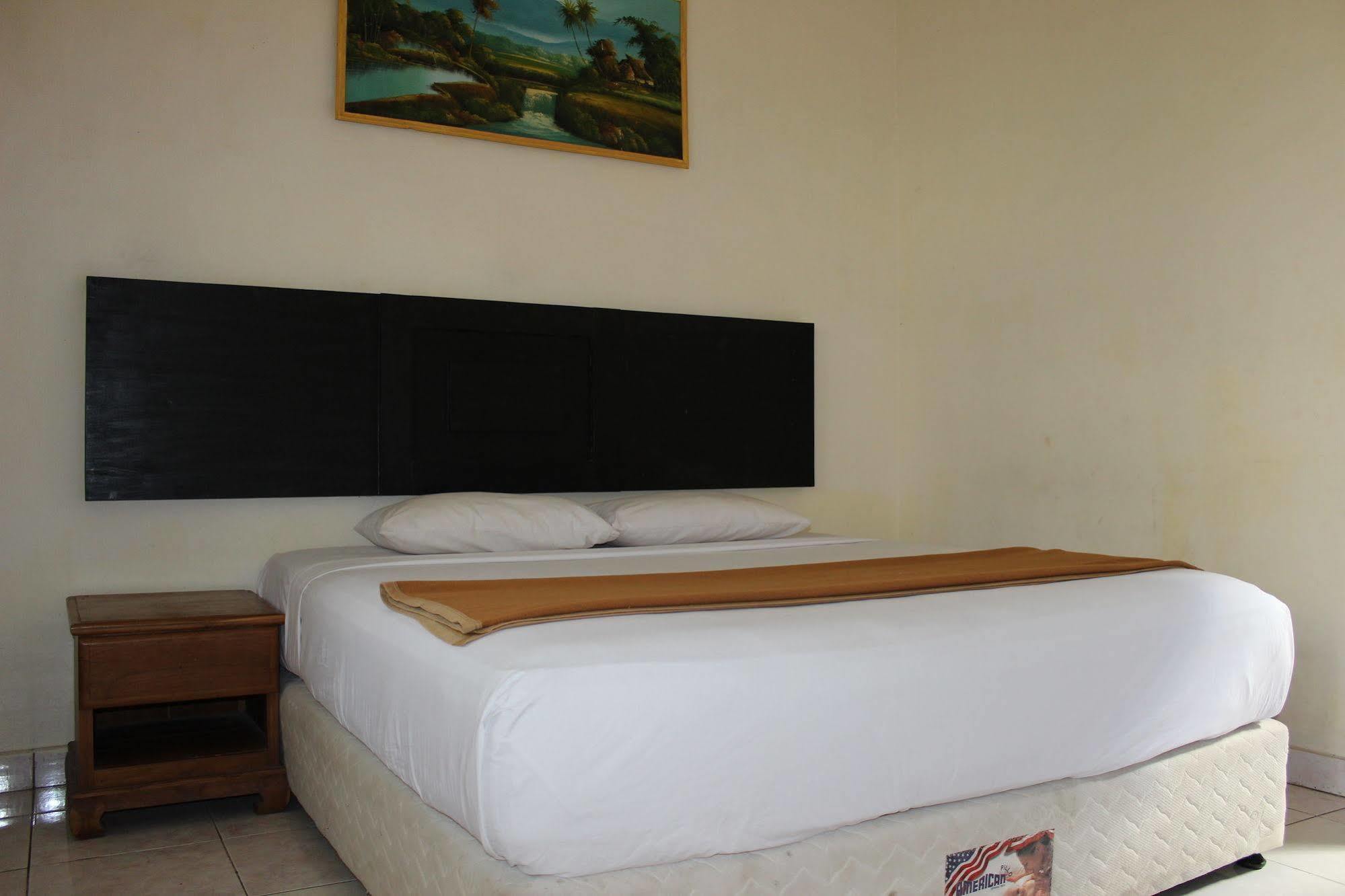 Hotel Ayu 2*