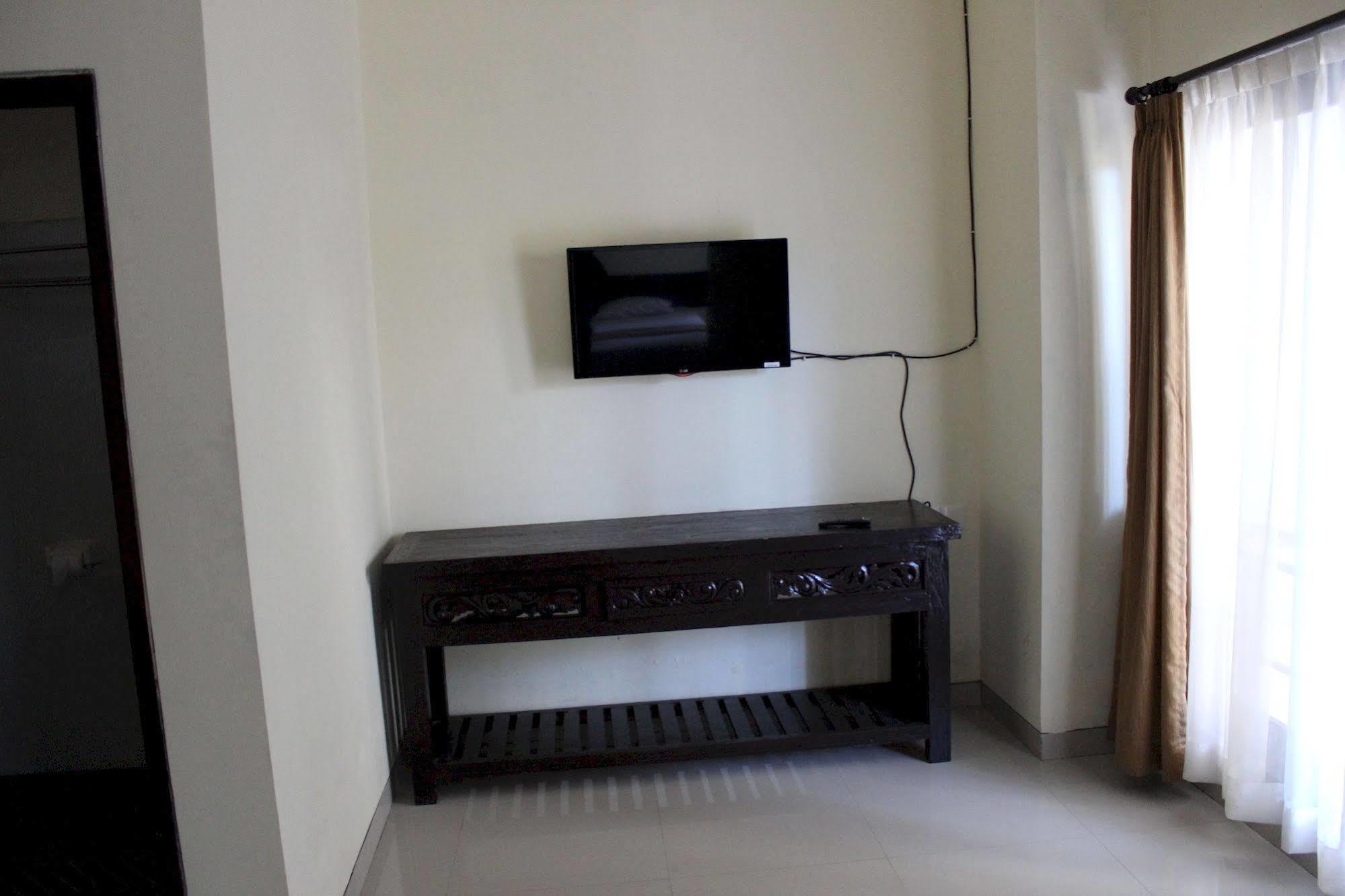 Ayu Hotel 2*