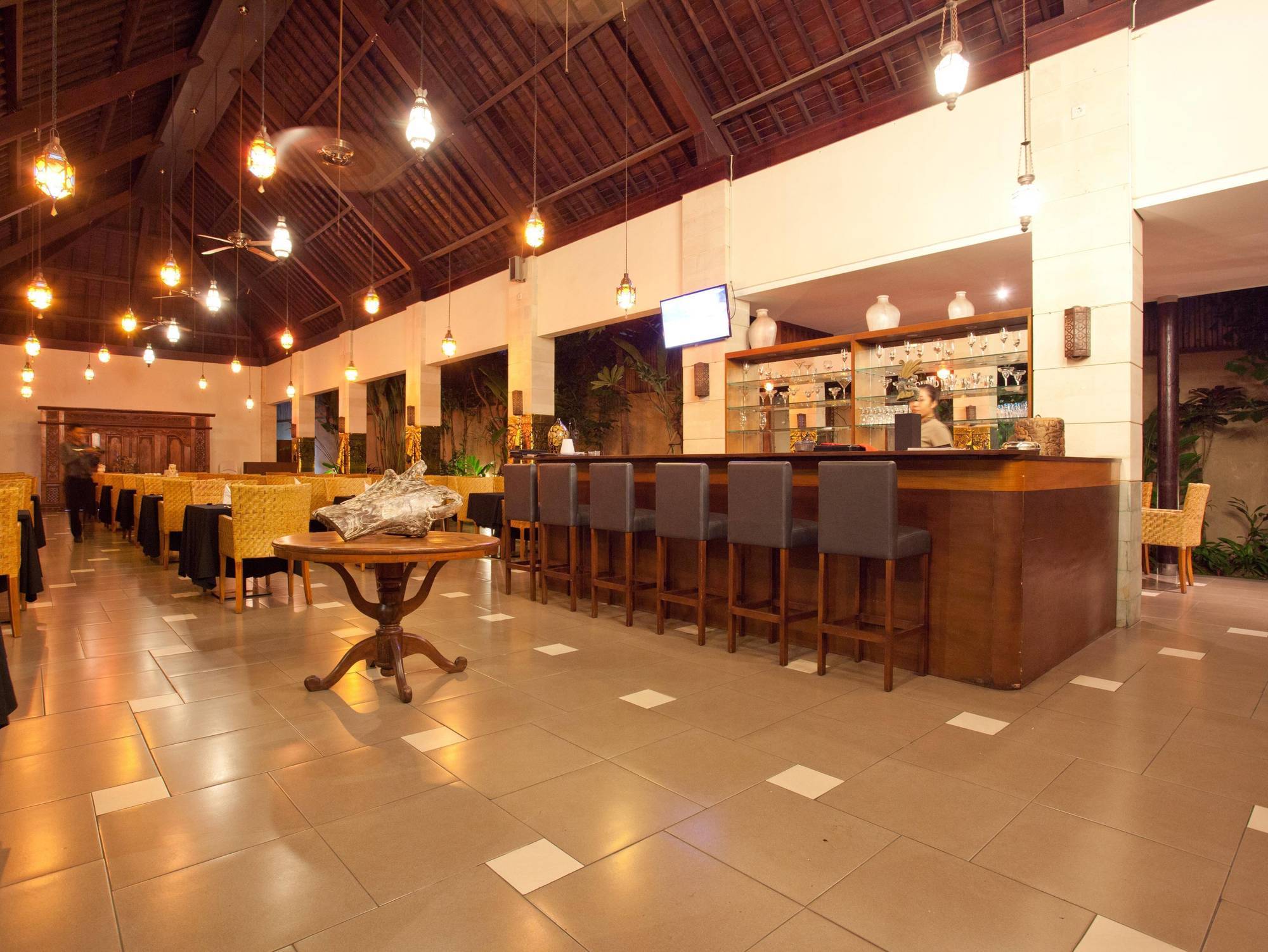 Aldeoz Grand Kancana Hotel 4*