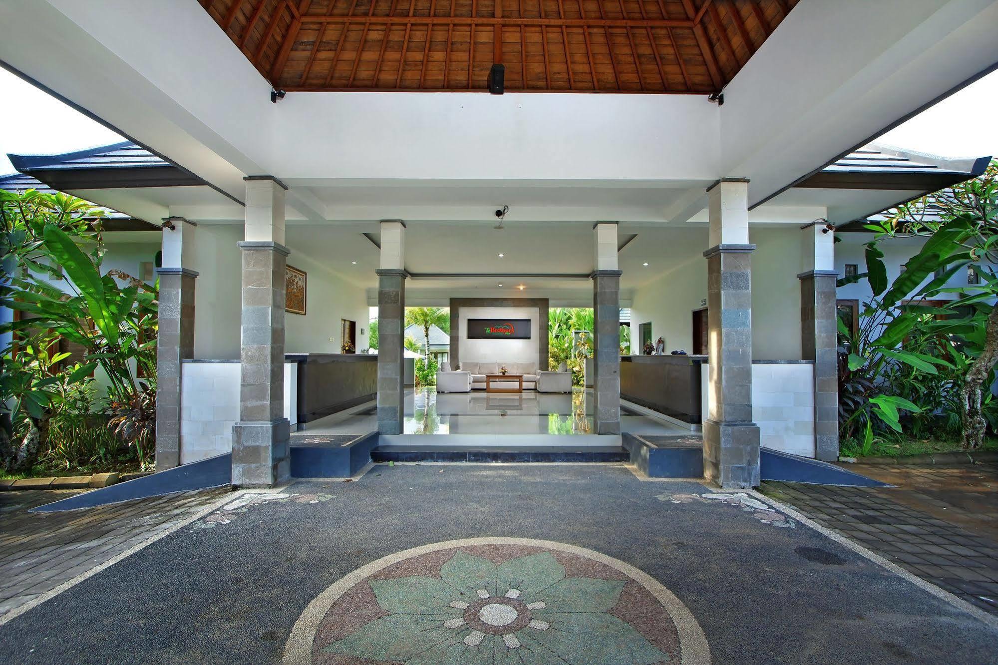Hotel The Brothers Padang Padang 3*