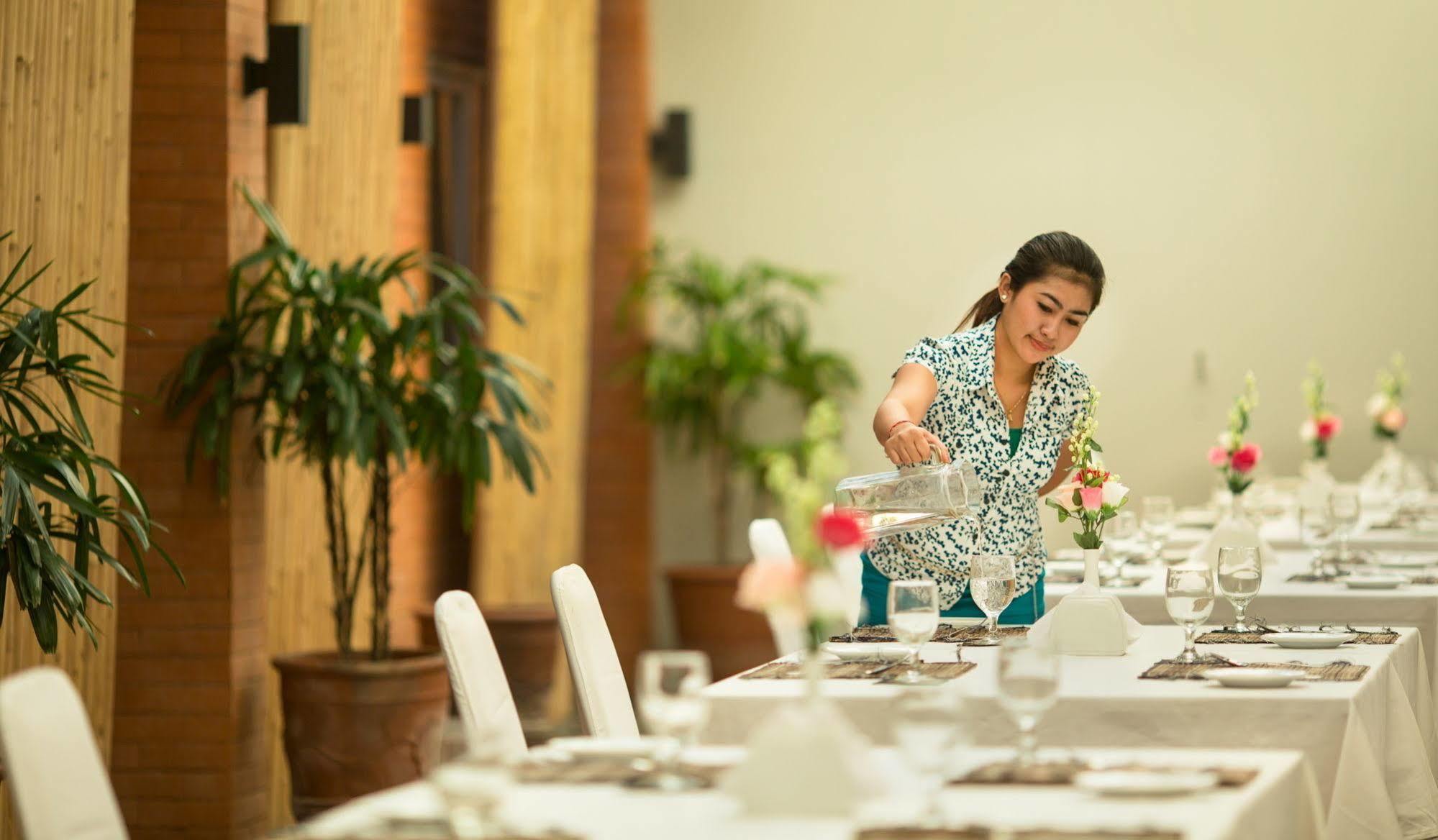 Zizz Convention Hotel 2*