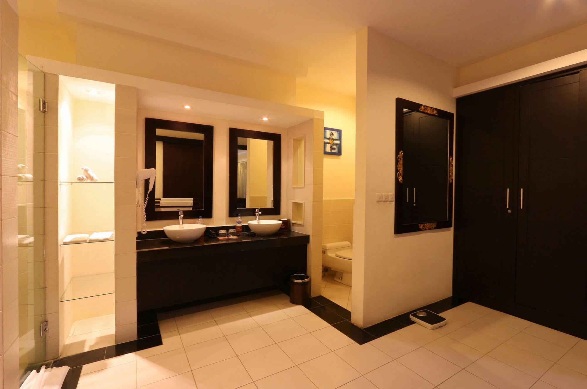 The Yubi Boutique - Chse Certified Seminyak (Bali)