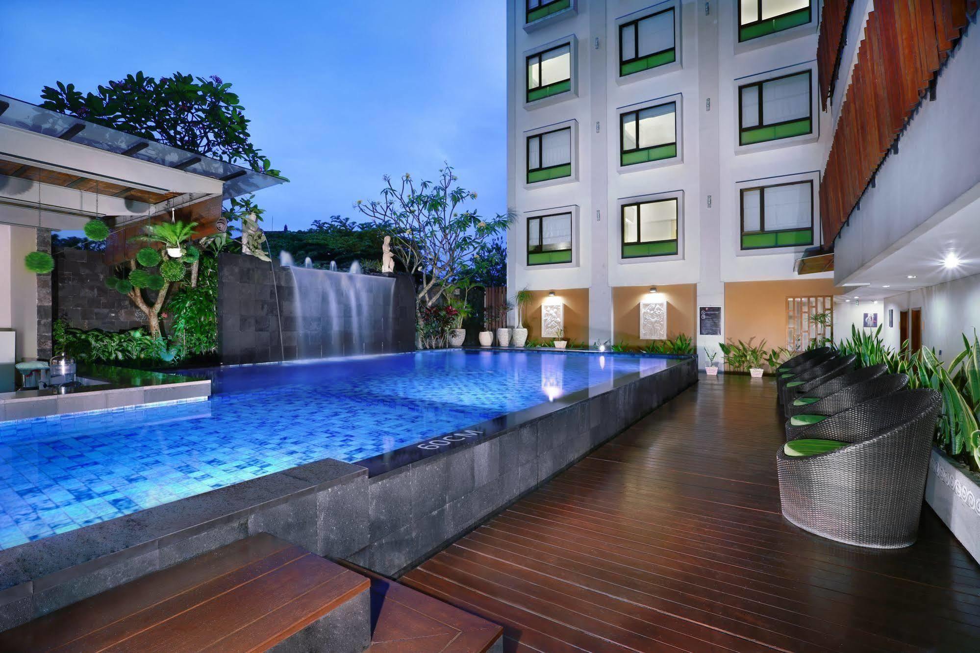Hotel Sun Royal Kuta 3*