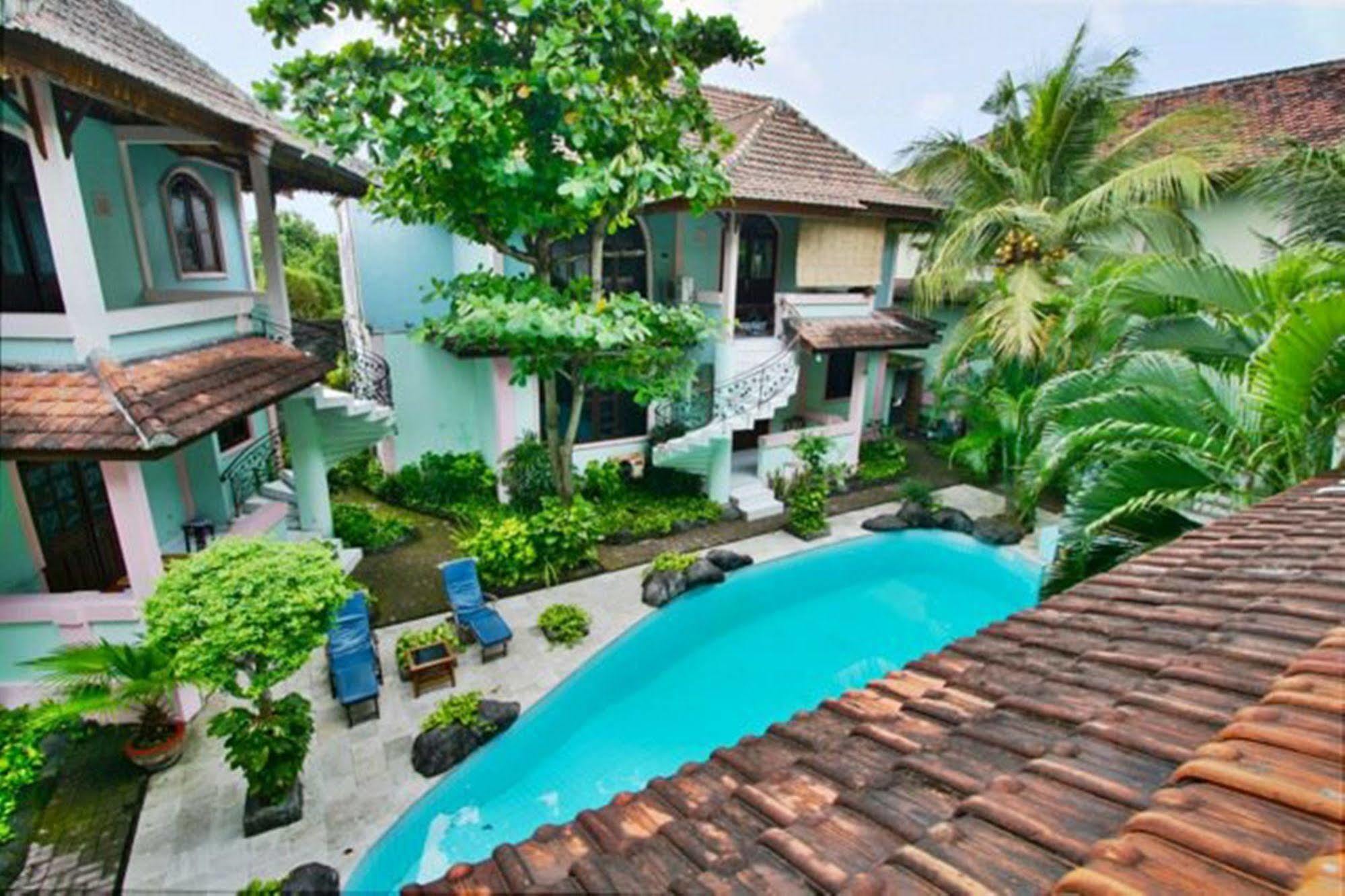Hotel Puri Royan 2*
