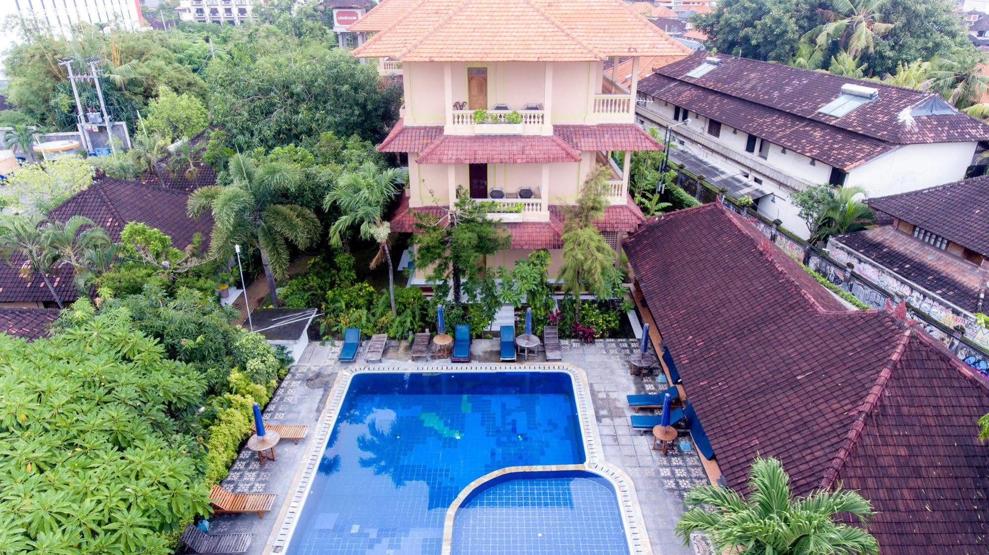 Lusa At Kuta 3*