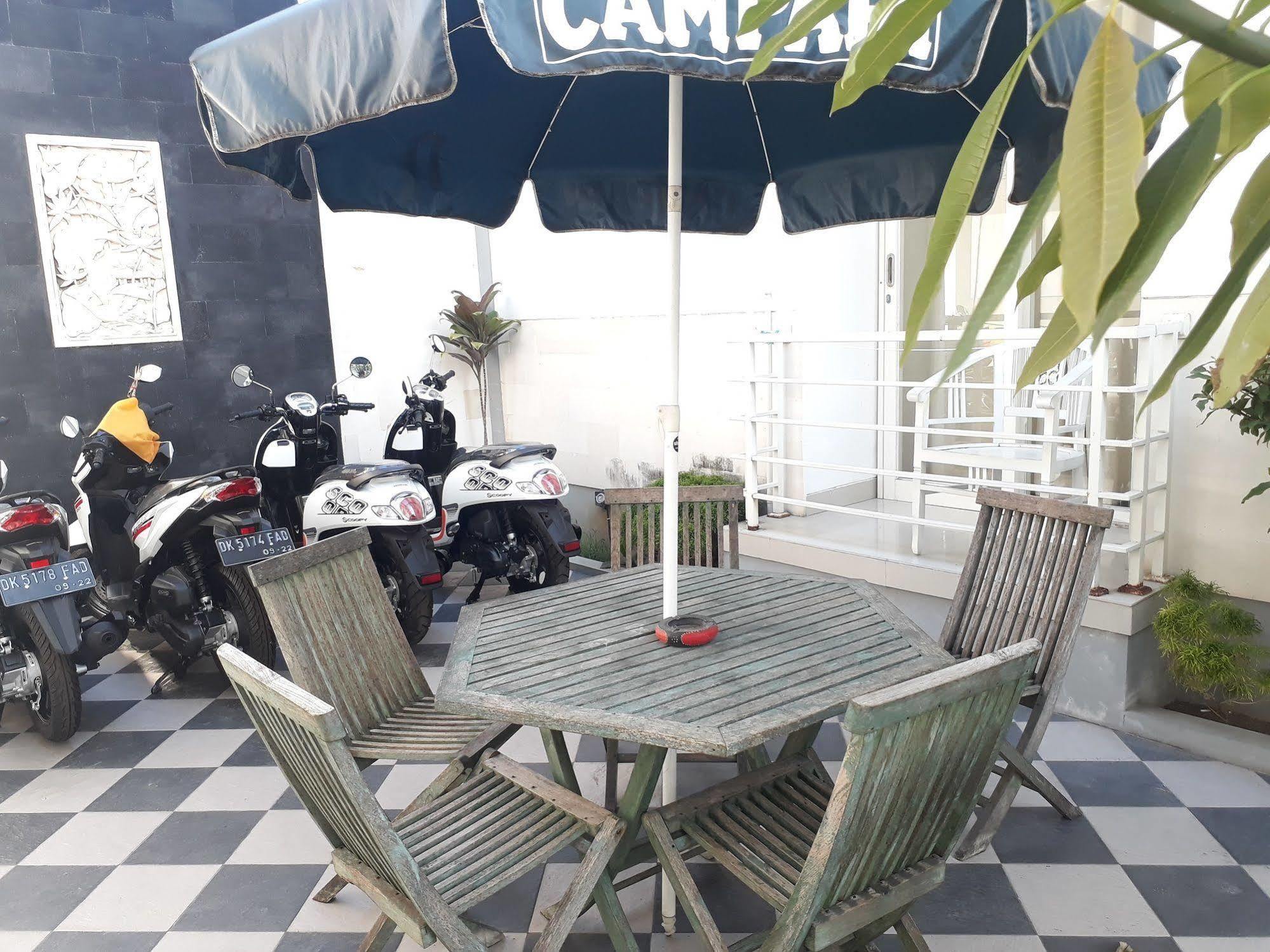 Hotel Kubu Anyar 3*