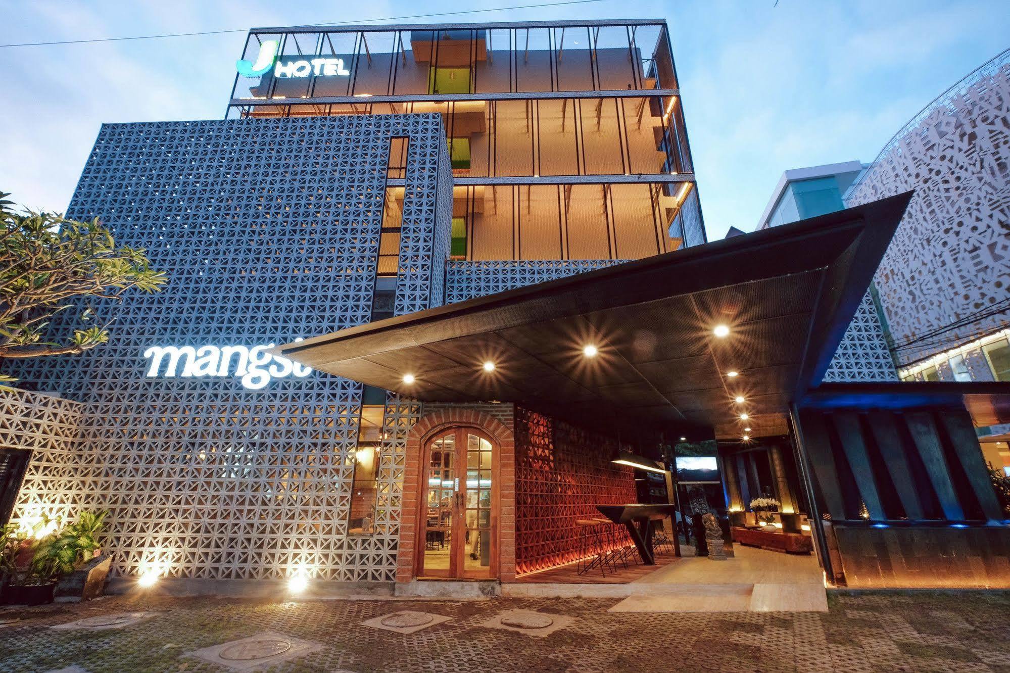 J Kuta Hotel 3*
