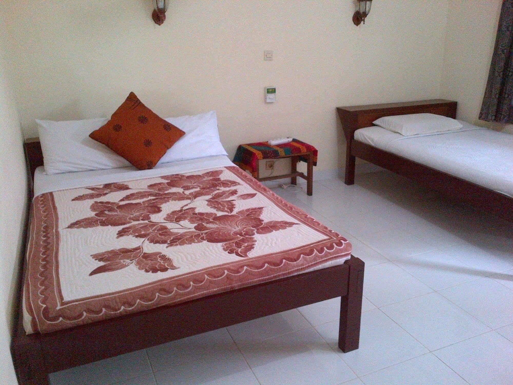 Puji And Guest house