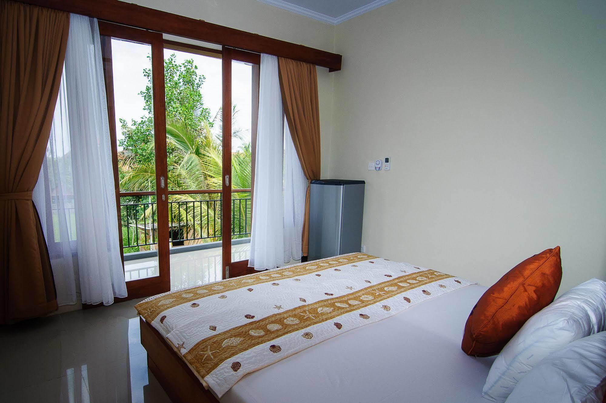 Puji And Ubud (Bali)
