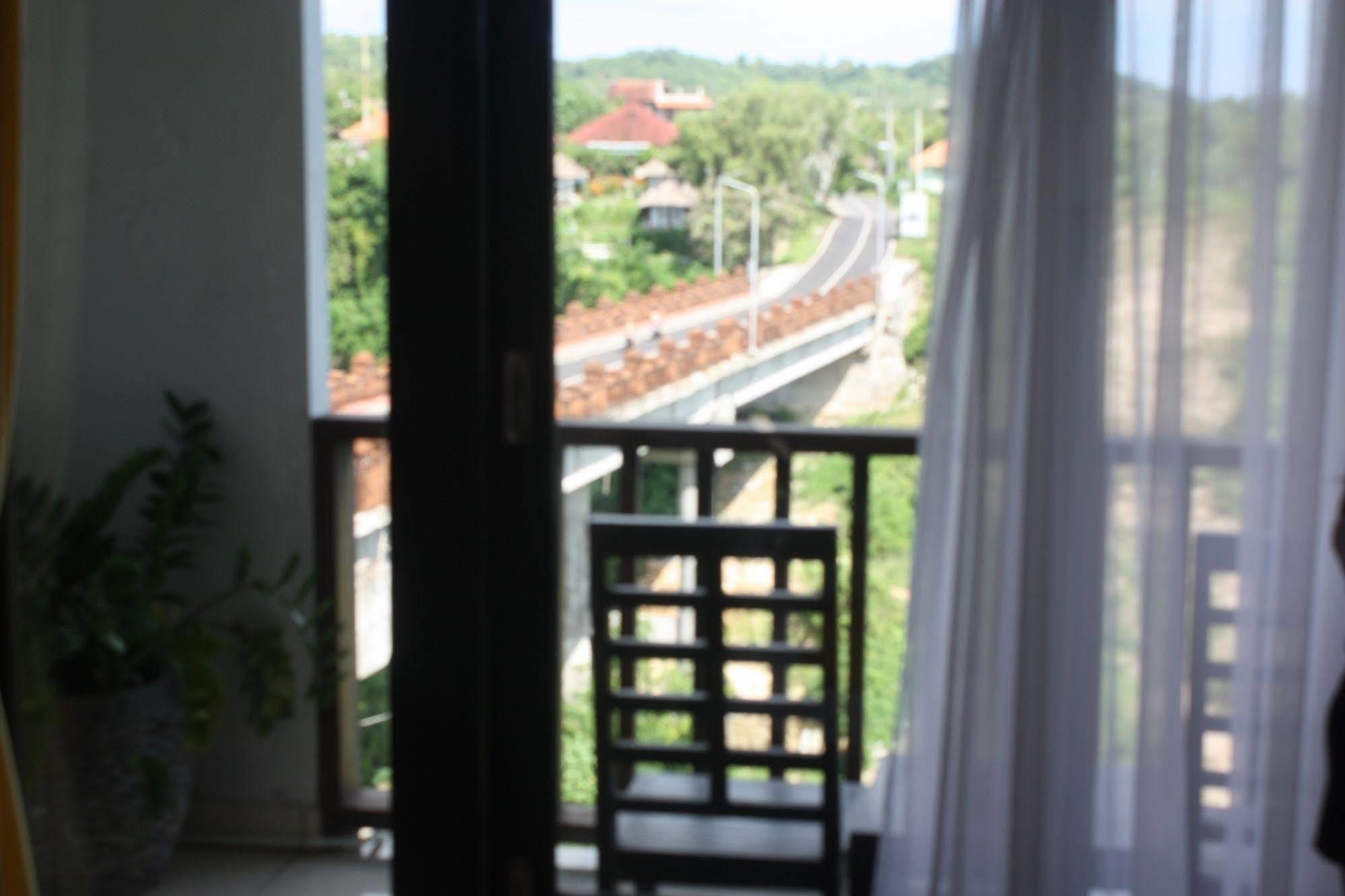 Mamo Uluwatu